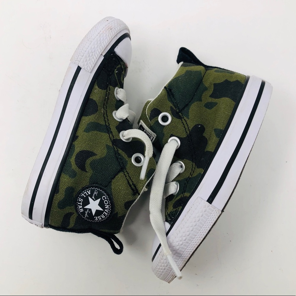 ❌SOLD❌ CONVERSE TODDLER CAMO MID SNEAKERS SZ6 - Picture 1 of 8